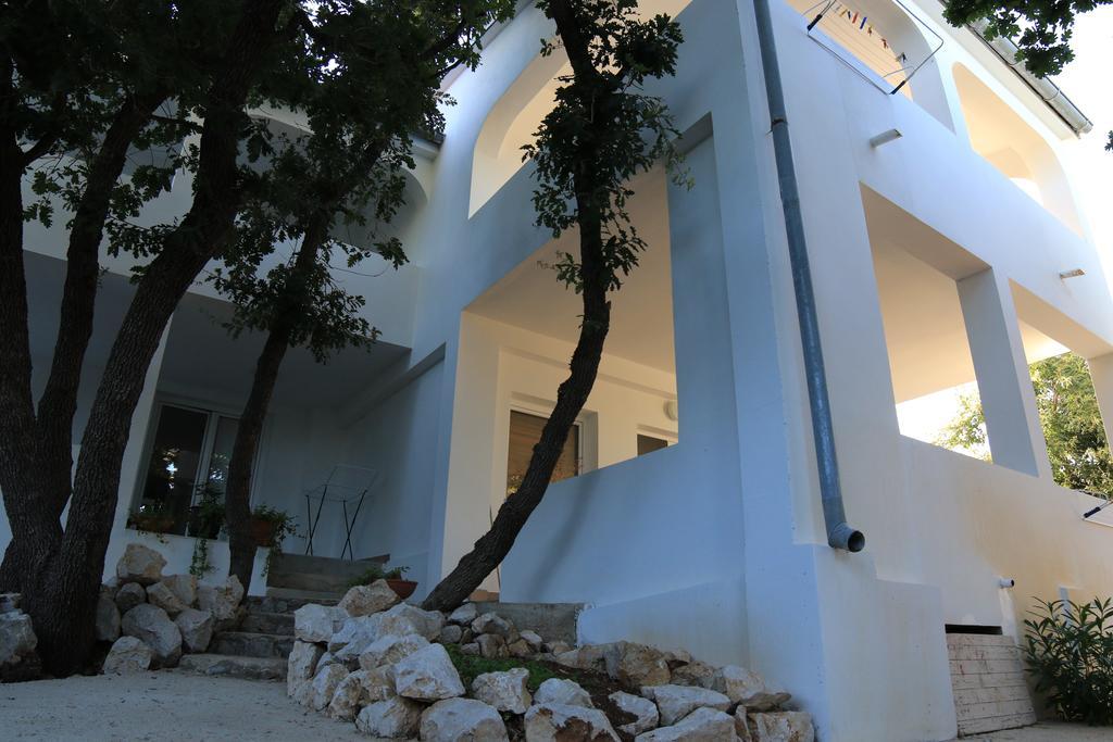 Apartments Silva Новаля Екстериор снимка