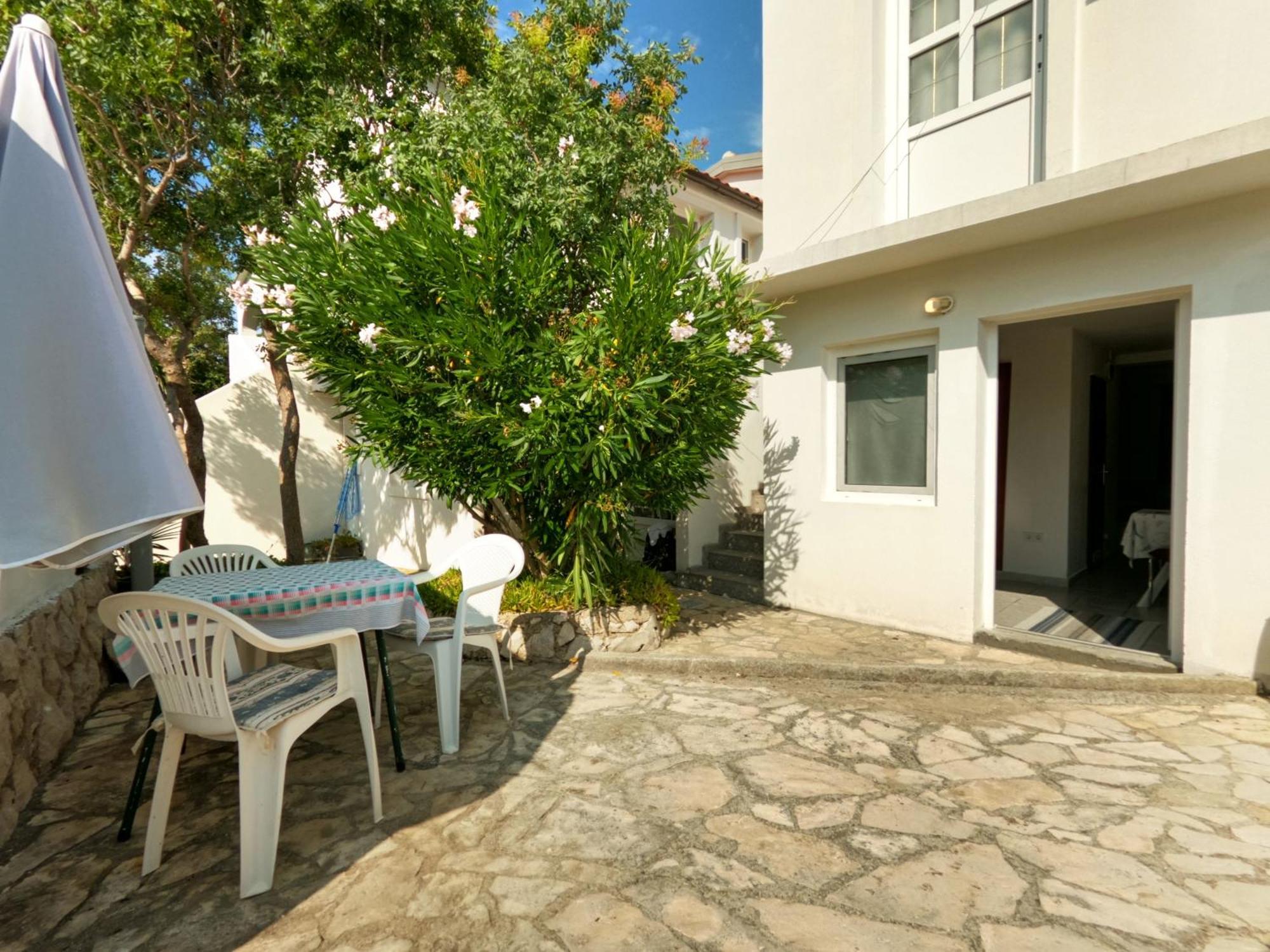 Apartments Silva Новаля Екстериор снимка
